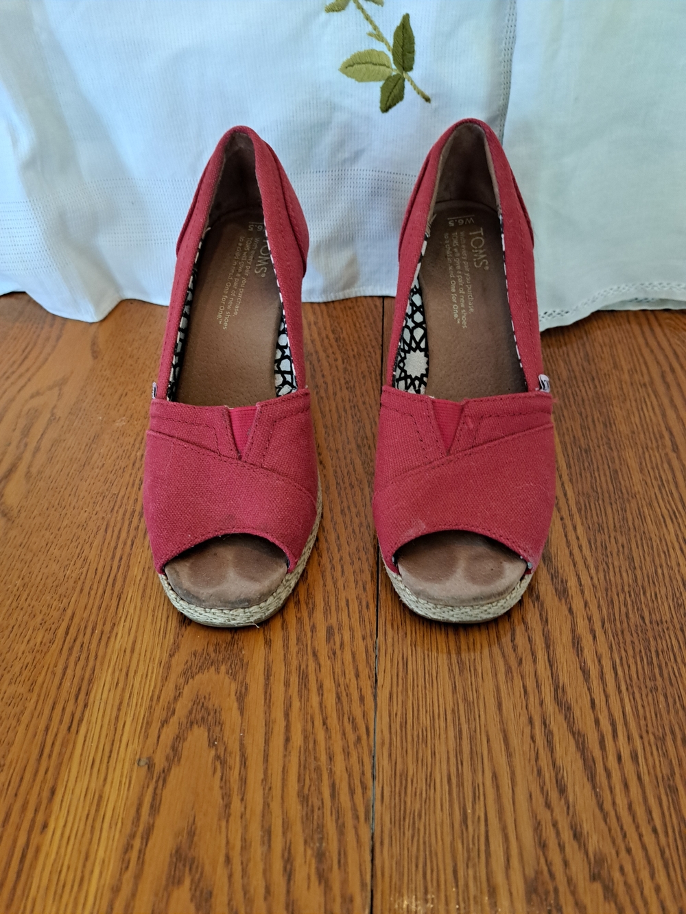🔥2/$25🔥TOMS Women's Red Canvas Open-Toe Wedges